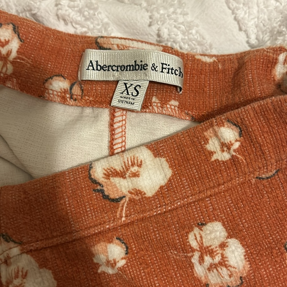 Abercrombie & Fitch retro print skirt - Picture 3 of 4